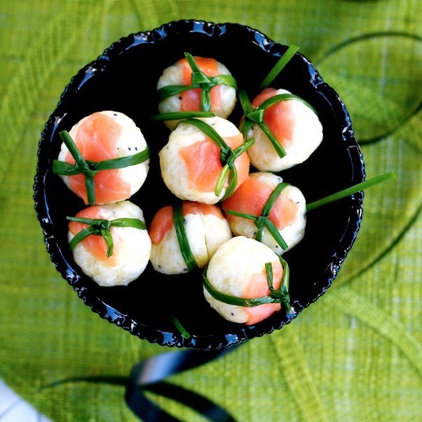Картофельные шарики со сливочным сыром и лососем