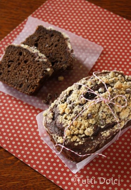 Шоколадные пирожные с посыпкой