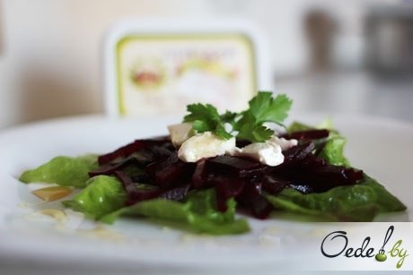 Рецепт - салат из свеклы и сыра Фету с кисло-сладкой заправкой