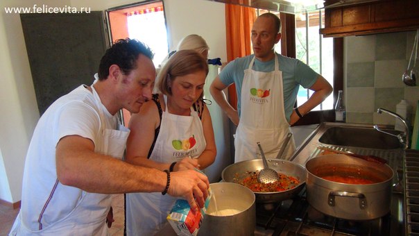Друзья хочу росказать Вам про уникальную кулинарную школу в Италии. Я недавно лично познакомился с шеф-поваром этой школи. И летом наш журнал поедет в гости в Италию и мы приглашаем наших читателей вместе с нами. 