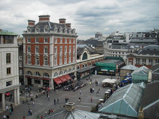 Первое место куда мы поехали это был знаменитый рынок Covent Garden Market.    http://www.coventgardenlondonuk.com/