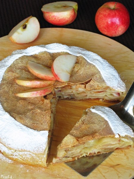 Слоеный яблочный пирог