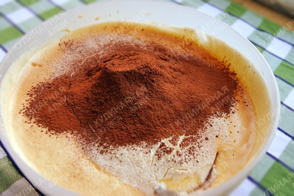 Шоколадное пирожное с творожно-кокосовым кремом