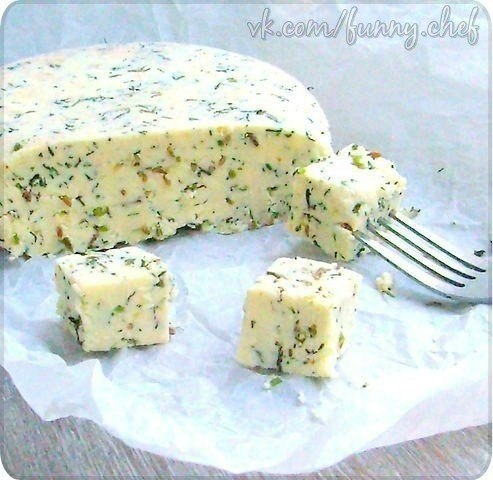 Домашний сыр с зеленью и тмином!