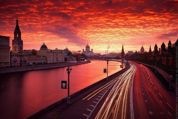 Красный закат, Москва