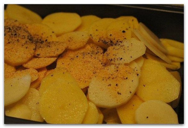 Картофель с шампиньонами в сметане. 