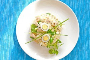 Рецепт - салат из трески с перепелиными яйцами 