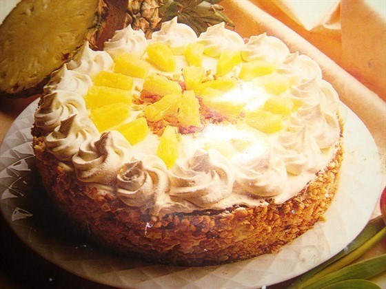 Торт из манки с ананасами