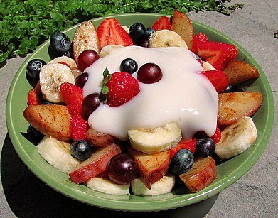 Рецепт - фруктовый салат с ванильным йогуртом 