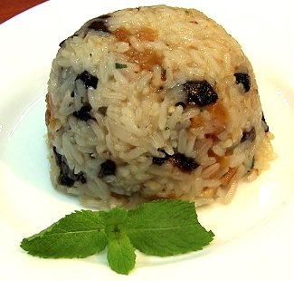 Рецепт - рисовый пудинг с курагой и грецкими орехами 