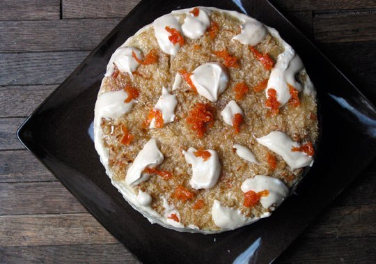 Здоровый морковно-яблочный торт из геркулеса с кремом