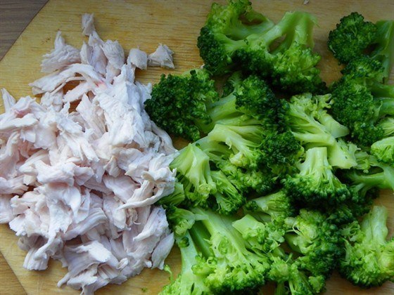Салат из брокколи с курицей