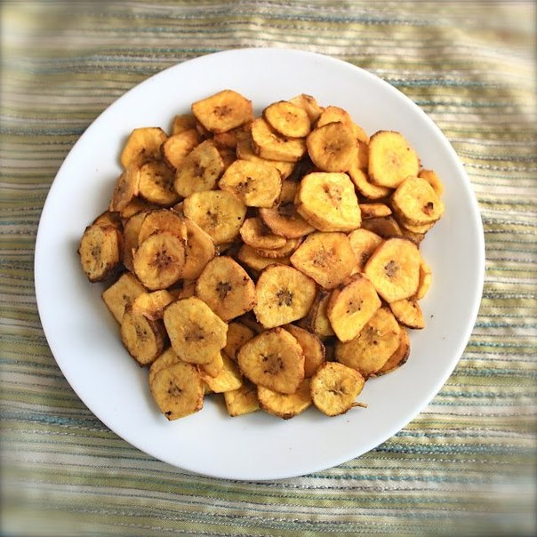 Острые банановые чипсы