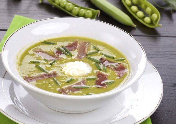 Гороховый суп с говядиной и стручками зеленого горошка