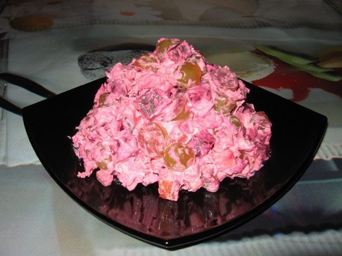 Салат "Жизнь в розовом цвете"
