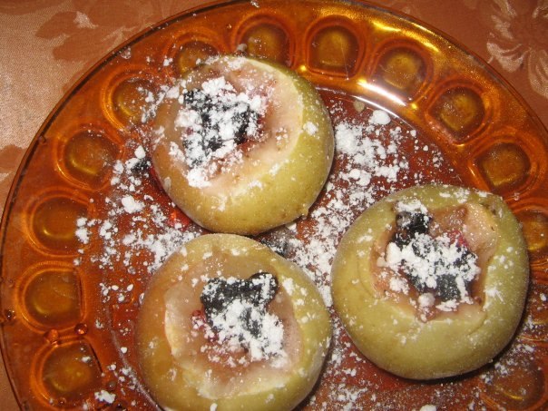 Яблоки запеченные с мармеладом ,орехами и черносливом (или изюмом)