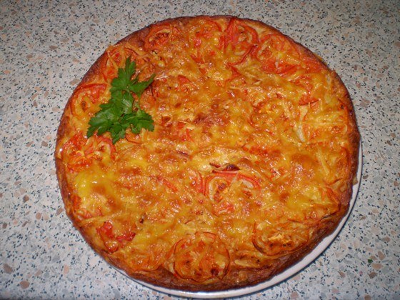 Пирог из кабачков, томатов и паприки