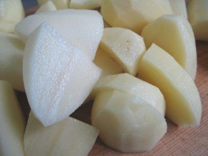 Картошка в паприке на мангале