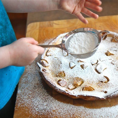 Готовим с детьми: Яблочный блин-пирог