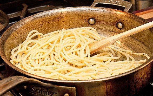 Классический рецепт римских спагетти «Качо-е-пепе»
