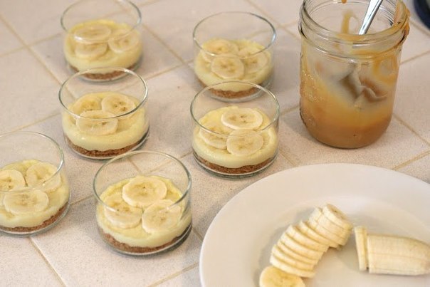 Бананово-карамельный десерт с кремом!
