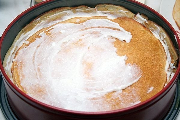 Блинный пирог с творожной начинкой
