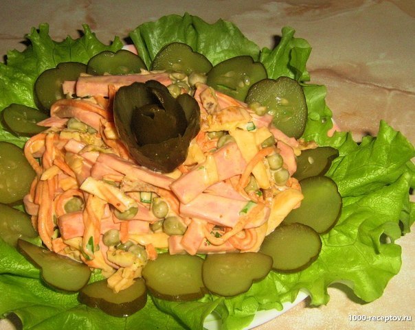 Салат из вареной колбасы
