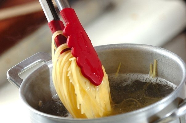 Спагетти с куриным сливочным соусом