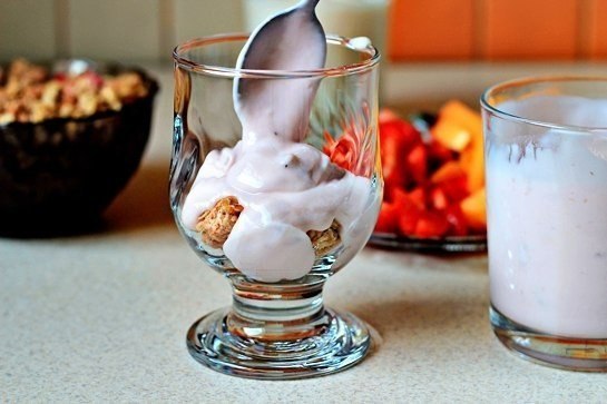 Фруктовый десерт с йогуртом