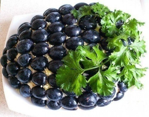 Салат «Гроздь винограда»