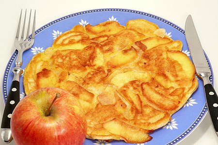 Омлет с яблоками