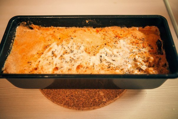 Макароны начиненные куриным фаршем.