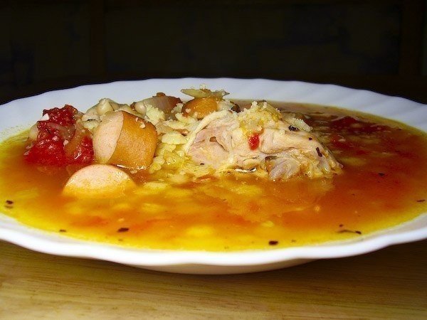 Итальянский томатный суп с сосисками